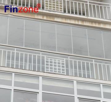 Finestra di balcone in vetro pieghevole senza telaio elegante