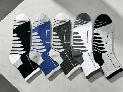 Men Athletic Crew Socks, Cushioned Breathable Sport Mid Socks