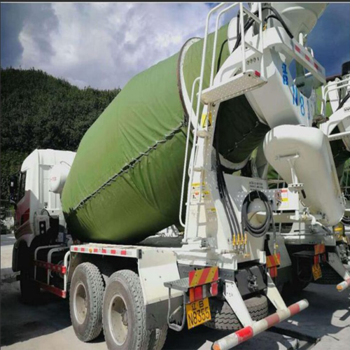 Mélanger le camion et la toile de coton peuvent enroberser