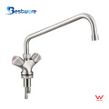 Grifo de cocina de montaje en pared con pulverizador pulldown