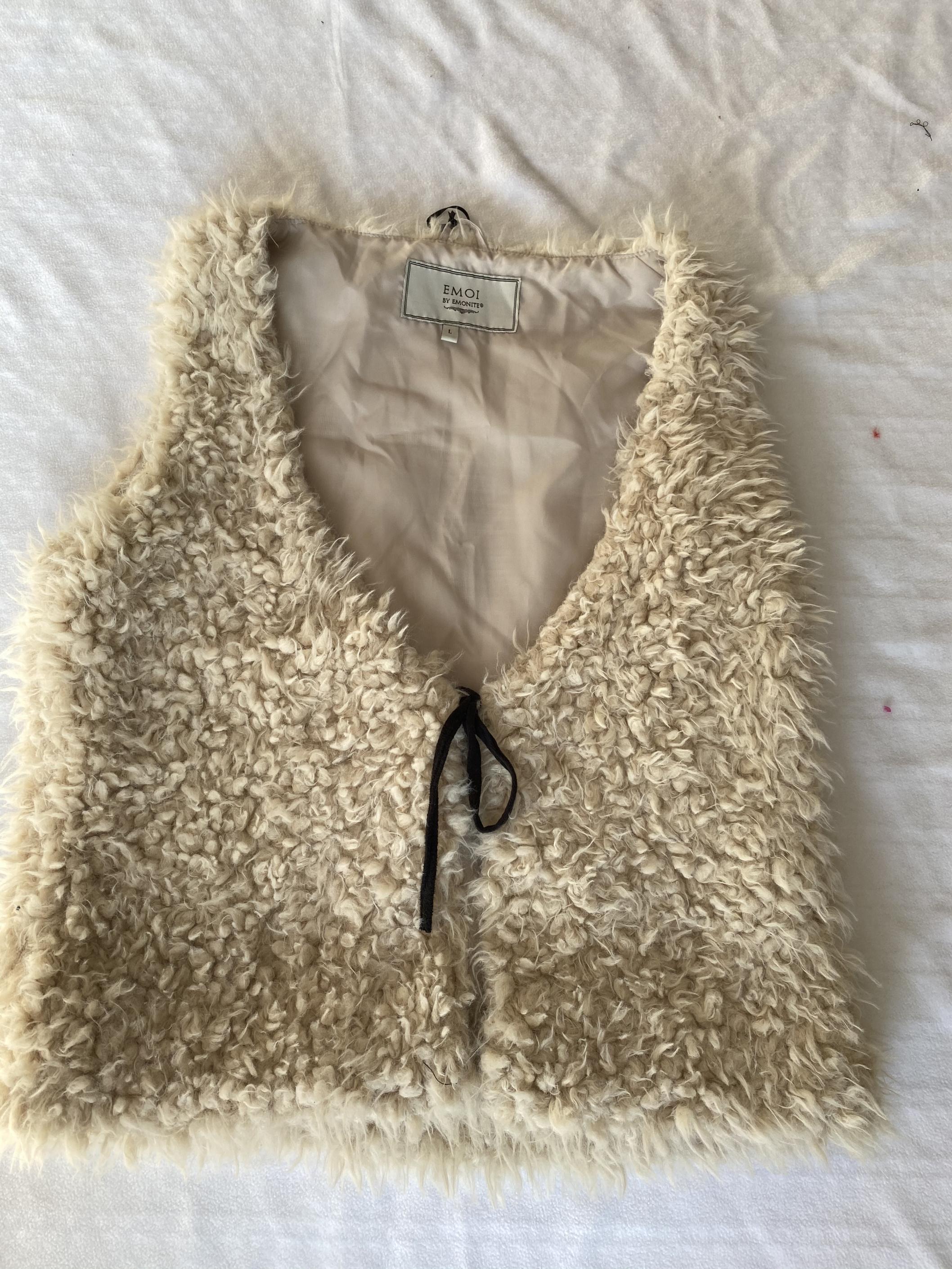 girl's fake fur vest