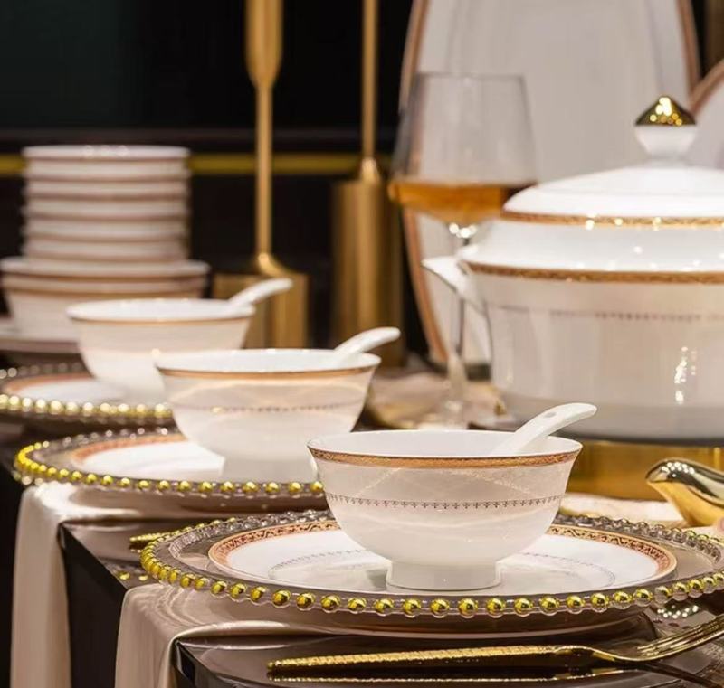 Elegant Light Luxury Dinnerware for Modern Dining
