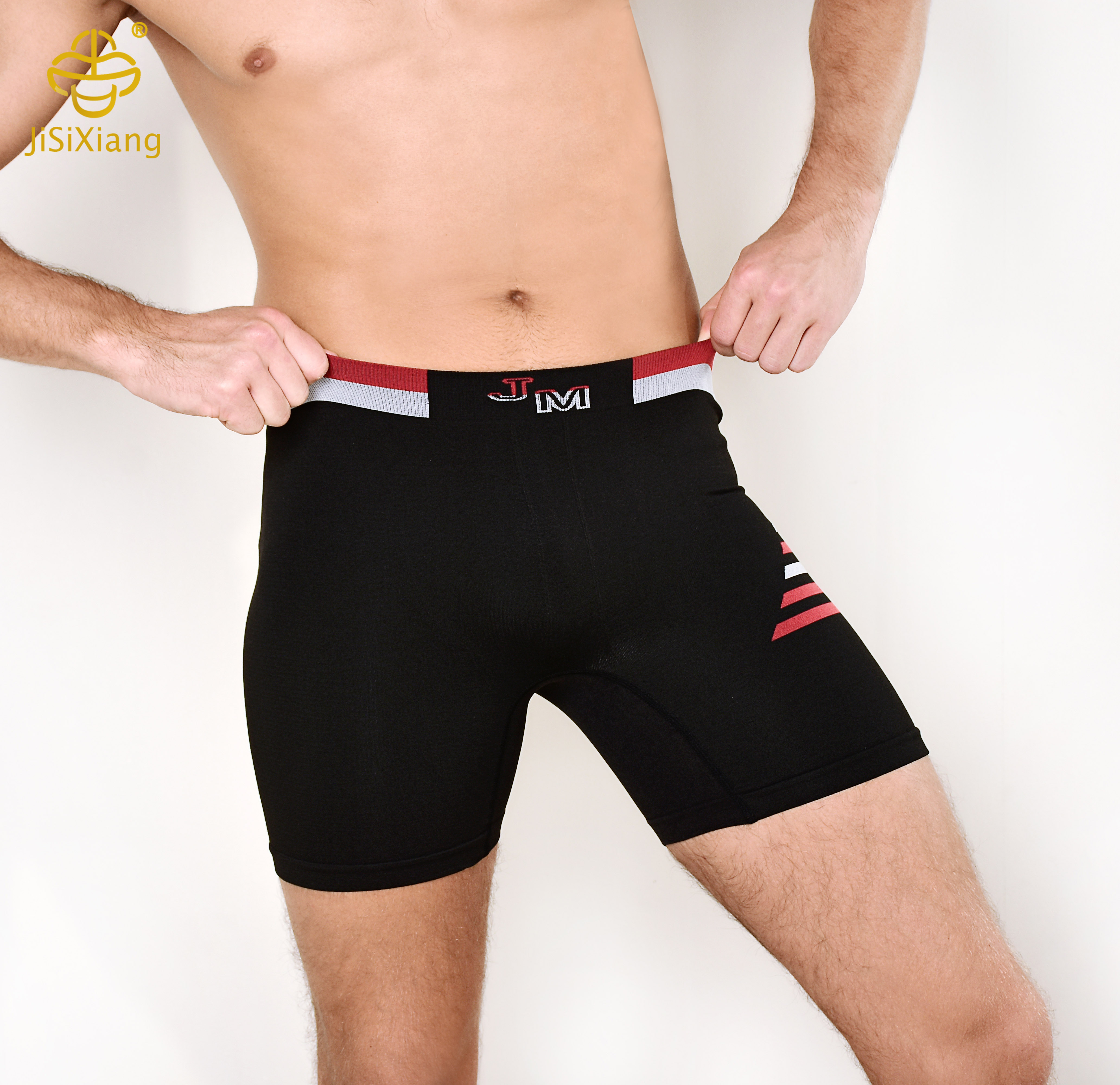남성의 원활한 꽉 끼는 장착 및 확장 된 권투 선수 브리프