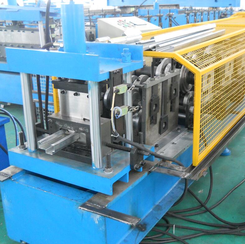 Metal door frame M shape rolling machine