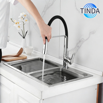 Faucet ที่มีความซับซ้อนพร้อม Chrome Finish เหนือกาลเวลา