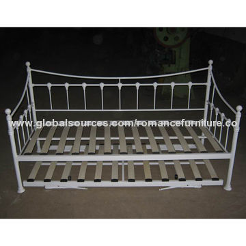 Metal Daybed, Hot Sale in UK Market, Under Bed with Trundle Can be Pulled Out