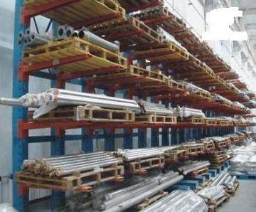 Cantilevered Storage Rack Used for Warehouse