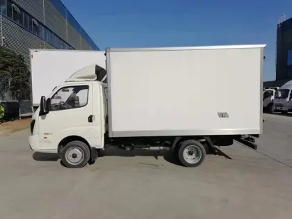 Refrigerated Chilling Truck Mobile refrigerator wagon