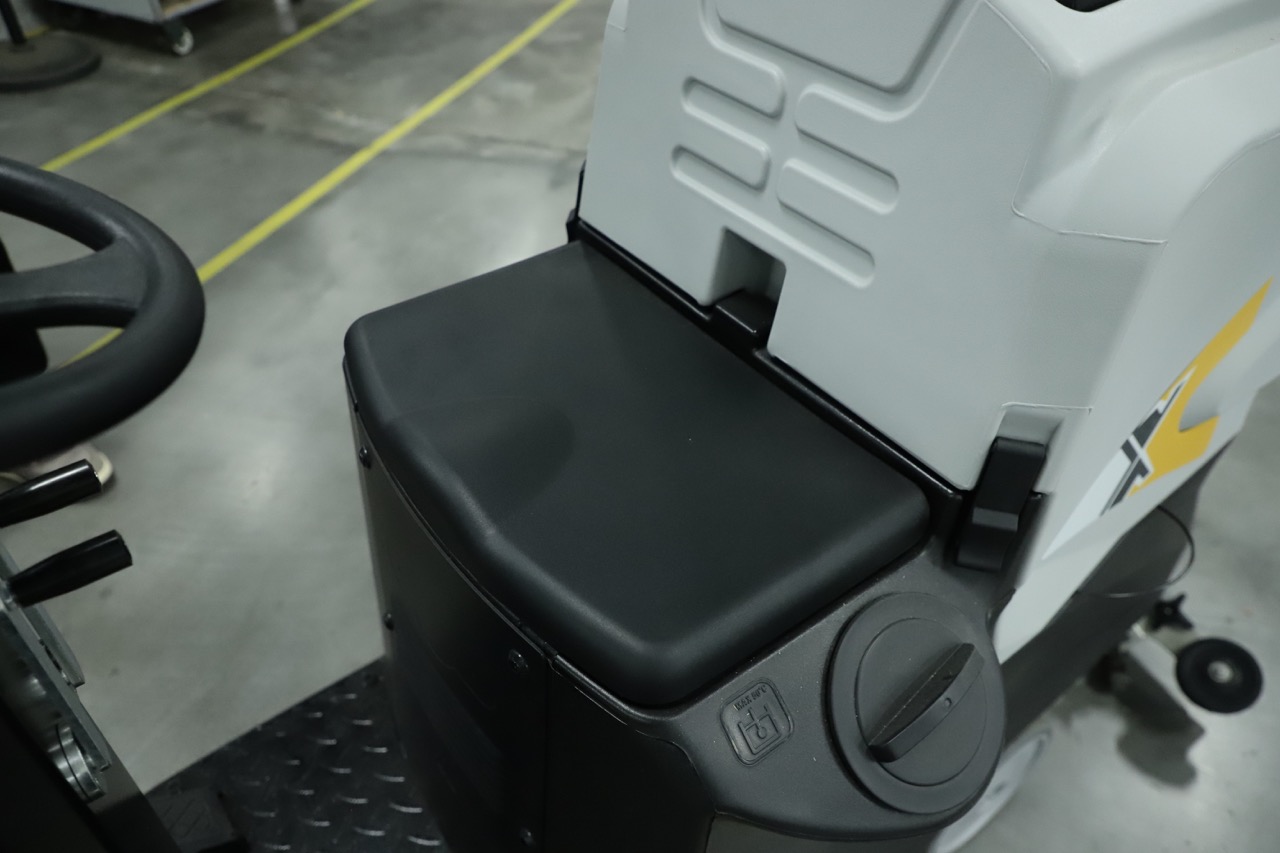 Industrial floor scrubber