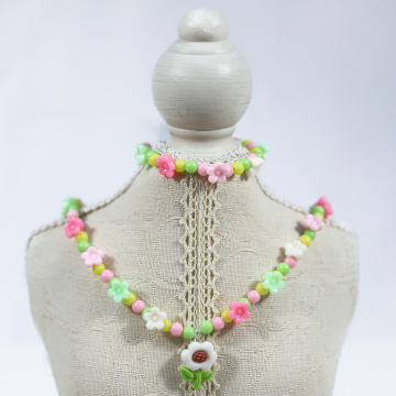 Conjunto de colar de flores da primavera das meninas