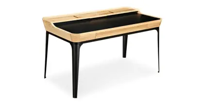 Garbo Desk as A Study Use