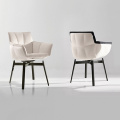 B＆B Italia Armrestsハスキー布張りの革張りの椅子
