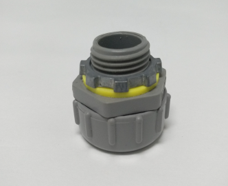 Plastic injection connectors assembly