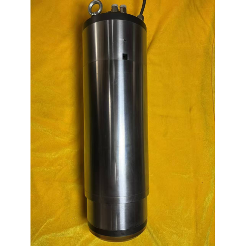 Refrigeração do cilindro flangeado através do eixo de troca automática de ferramenta