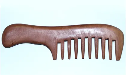 Ionic Type and Peach Comb With Handle