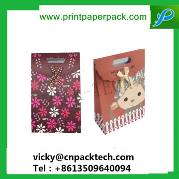 Bespoke Top Quality Fashion Christmas Festival Wedding Favor Candies Gift Kraft Paper Bag with Die Cut Handle