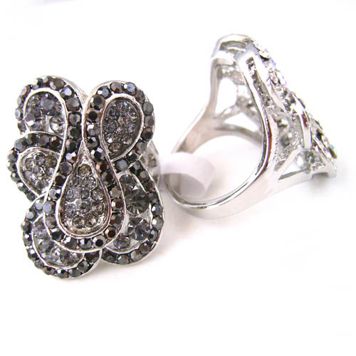 Graceful Rhinestone ring