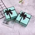 Scatola regalo per labbra cyan personalizzata con nastro