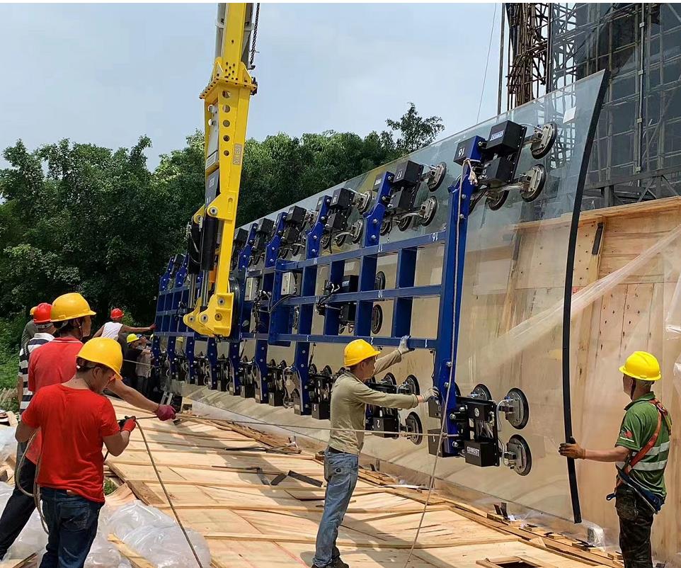 El mayor levantador de instalación de la unidad de vidrio con fuerza