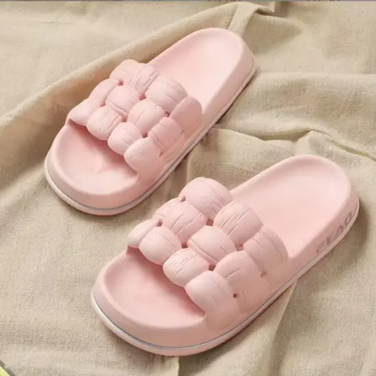 Factory Direct Plaid Thick Sole Slippers: Unisex Women's Slides, Sandals, and Bathroom Slippers with Pillow Inserts