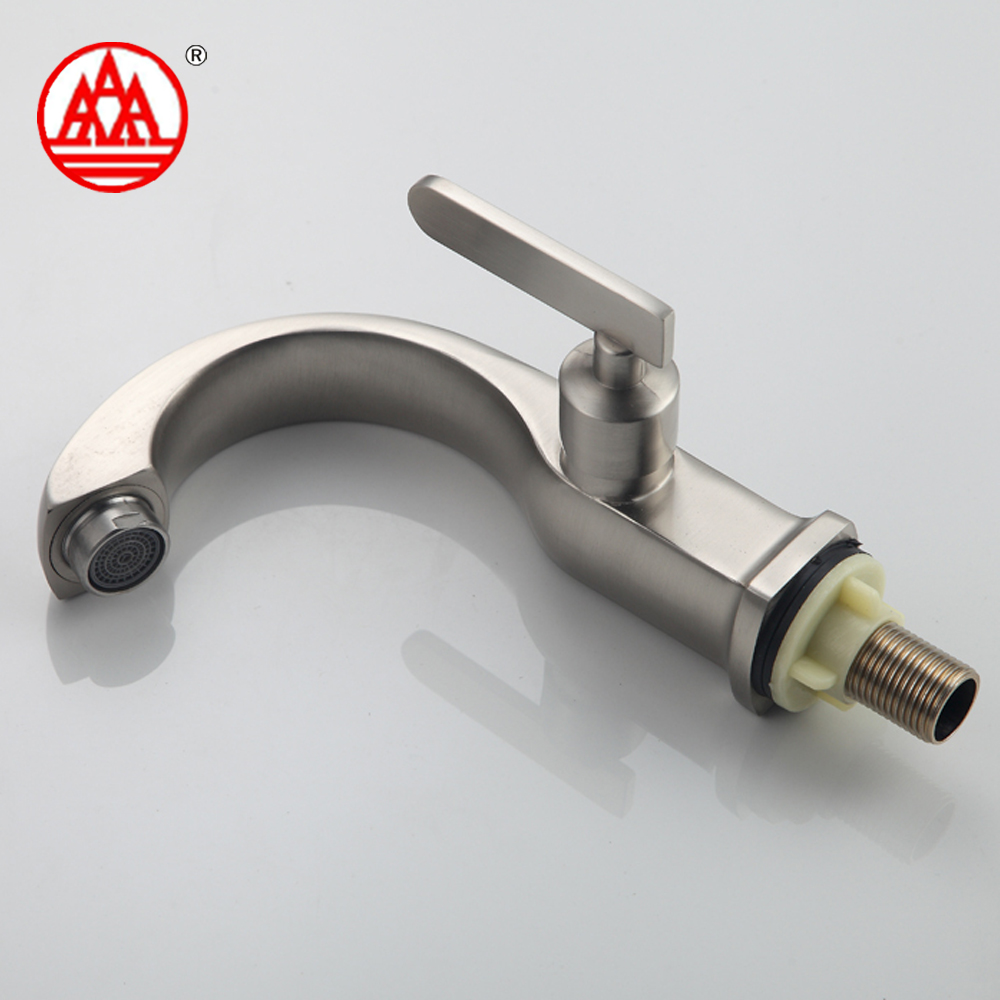 Günstige Küche Single Cold Kitchen Taps Pull Down Wand Küchenarmatur Drehbarer Spültischhahn