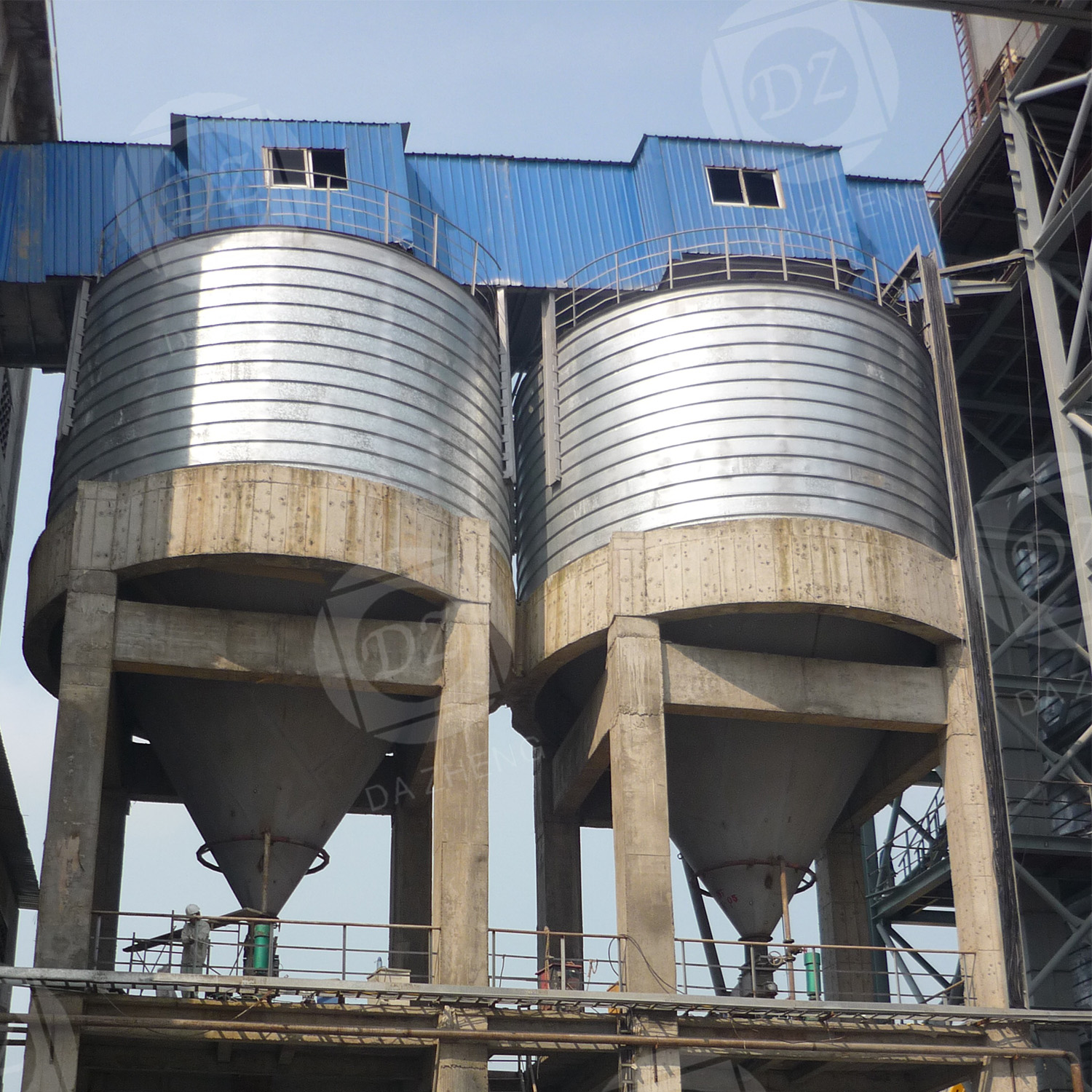 Welded steel plate silo for coal storage