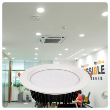 Προσαρμοσμένο CCT LED Downlight SMD RA90 με ποικίλες εγκοπές και αξιολογήσεις IP