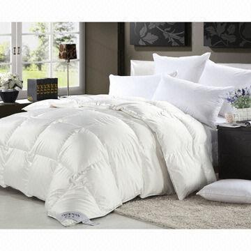 Polyester Microfiber Quilt, Various Stitching Patterns are Available