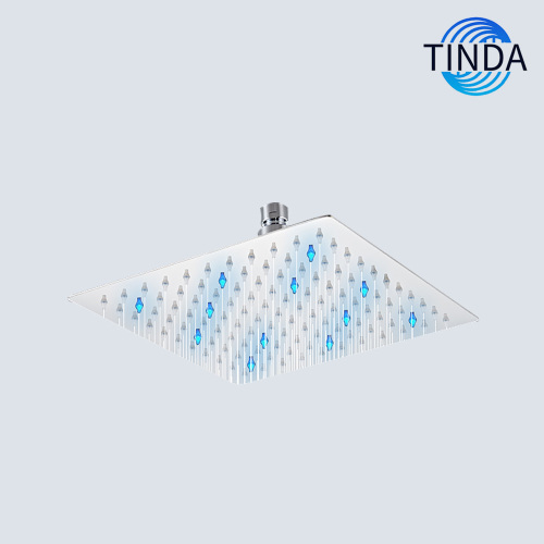 モダンなデザインの照らされた降雨シャワートップ