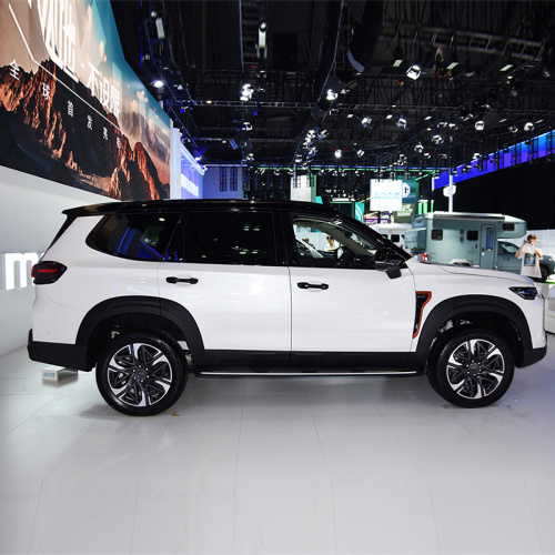 7-seater SUV Maxus D90