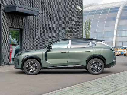 Lynk & Co 08: 2023 Chinese PHEV SUV