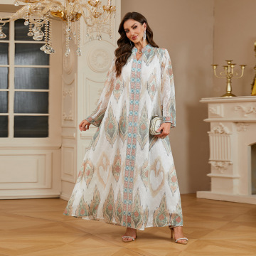 جزئیات کریستال طرح چاپی لباس دوزی ابایا