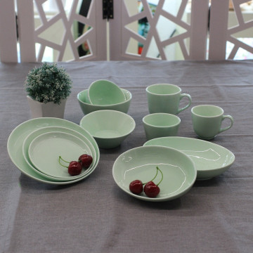 Dispositi di stoviglie in porcellana in ceramica verde chiaro in stile fresco con piatti