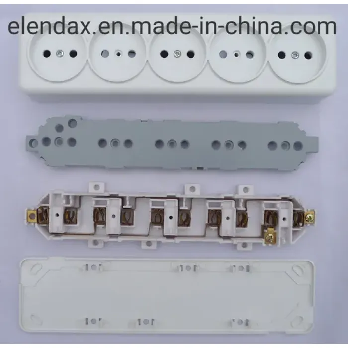 Stopkontak Soket 5 Arah yang Dipasang di Permukaan (S7509)