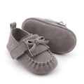 Mocasines de cuero unisex para bebés Zapatos sin cordones para niños pequeños