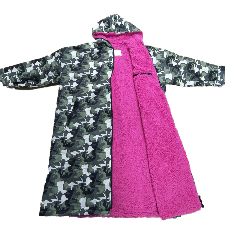 camouflage printed long sleeves waterproof changing robe