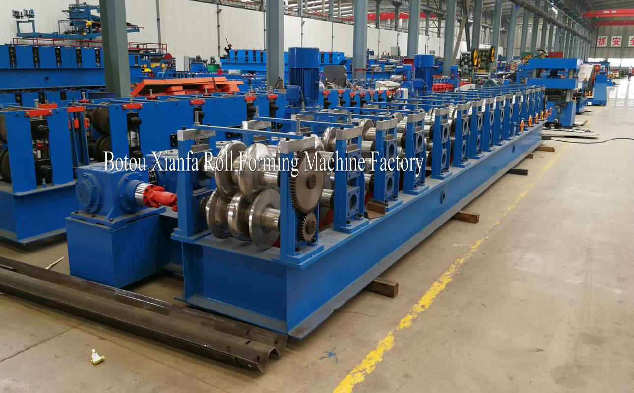 guardrail roll forming machine