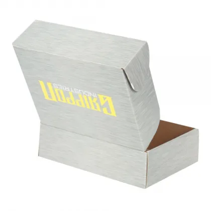 Corrugated paper clothes packaging box