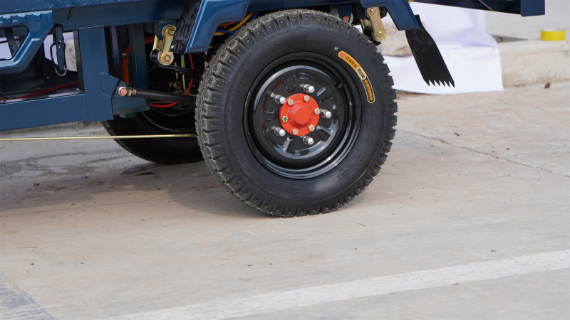Electric Tricycle With 1.5-meter-high Rail Cargo Box