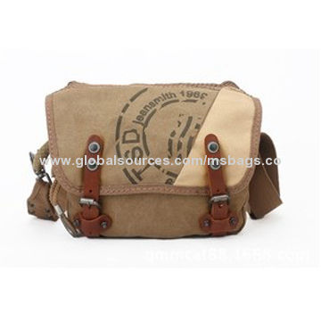 Casual Canvas Shoulder Bag with Flat Cover, Made of Canvas and PU, Suitable for Younger to Carry