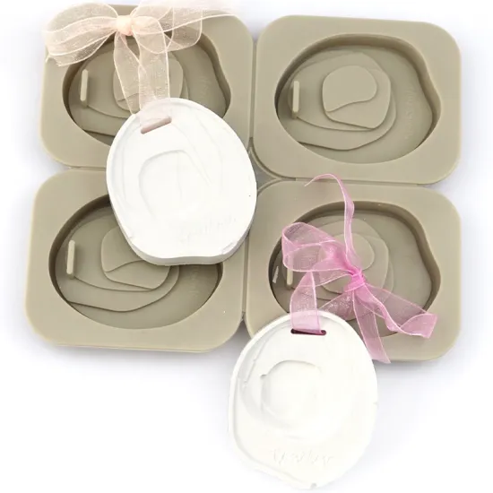 711 4 Hole 3D Heart Shape Silicone Cake Mold: Versatile Reusable BPA-Free Mold for Cakes, Soaps, Candles, Resin, Gypsum, and Aromatherapy Applications - 2023 Trend