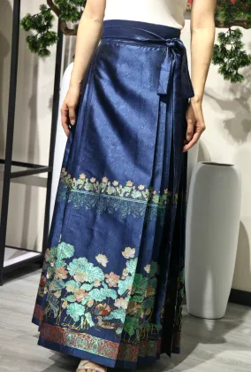 Chinese Traditional Horse Face Skirt with Lotus Embroidery