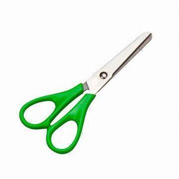 Student Scissor, made of stainless steel material with plastic handle