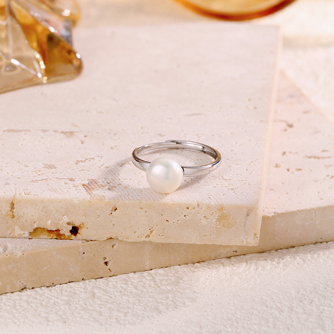 Simple light luxury pearl ring