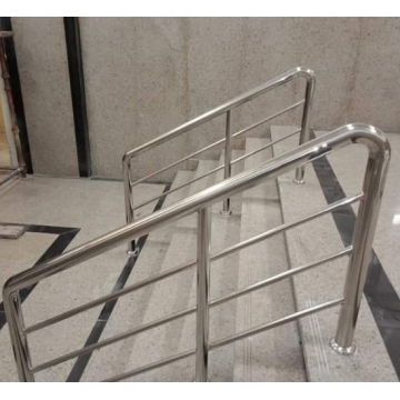 Revêtement en poudre pour garde-corps et mains courantes en aluminium