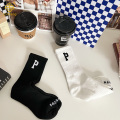 P- 레터 자수 양말, 여성 고등학교 튜브 양말, INS 대학 스타일