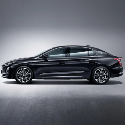 Pure electric car Hongqi EQM5