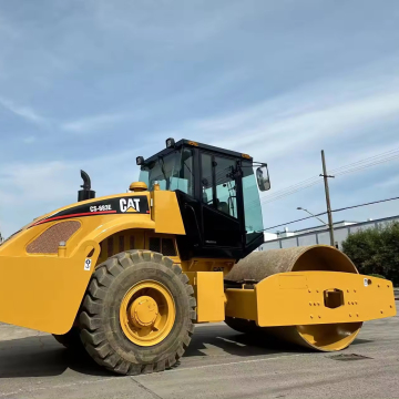 Compacteurs de routes de route Caterpillar d'occasion CS683 CS583 à vendre au Japon