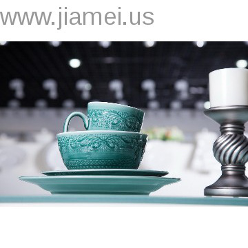 The Porcelain dinnerware for embossed flower Shape