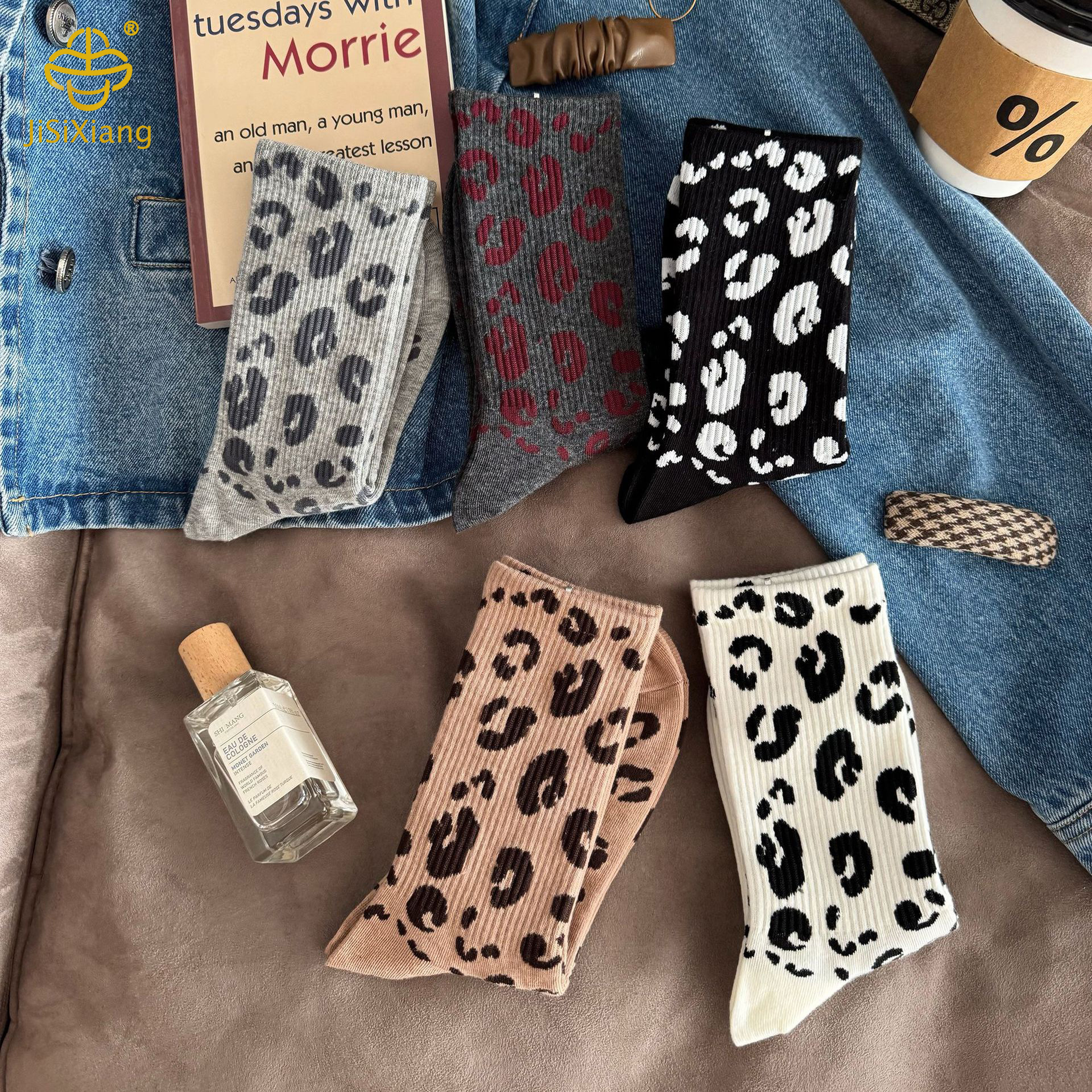 Korean version of retro leopard socks